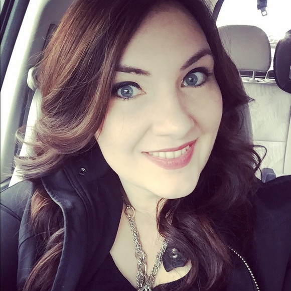 Meet your Posher, Monika - Picture 1 of 1